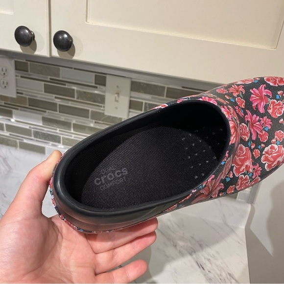 Crocs clogs Neria Pro II Graphic Floral Clogs nursing - Picture 6 of 9